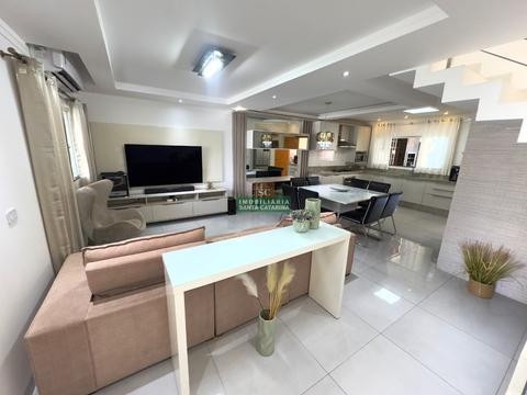 Sobrado à venda em Maringá, Vila Morangueira, com 3 quartos, com 165 m²