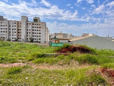 Terreno à venda em Maringá, Jardim das Estações, com 300 m²