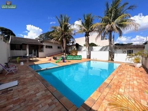 Casa à venda em Maringá, Zona 05, com 4 quartos, com 200 m²