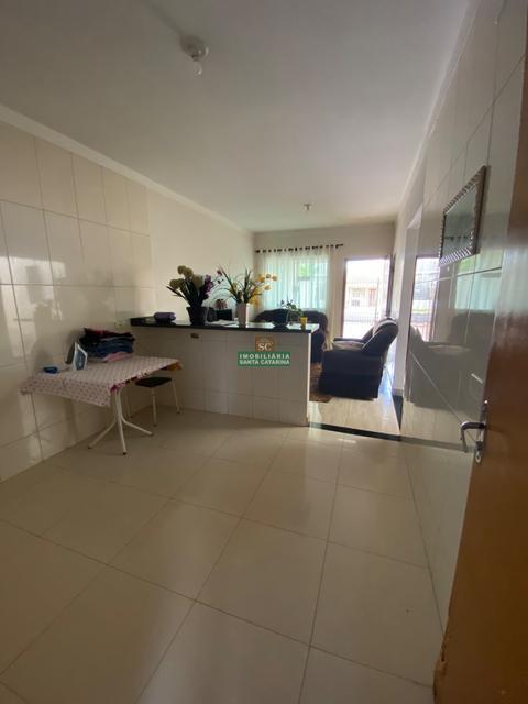 Casa à venda em Maringá, Jardim Califórnia, com 3 quartos, com 98 m²