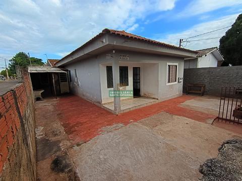 ALUGA | Casa com 03 quartos de 79m³ em Paiçandu - PR