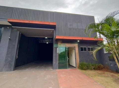 Aluga-se Barracão Comercial no Parque das Laranjeiras em Maringá com 177 m² e excelente localização